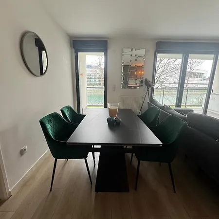 아파트 Quiet And Spacious 2br And Salon Terrasse Parking *