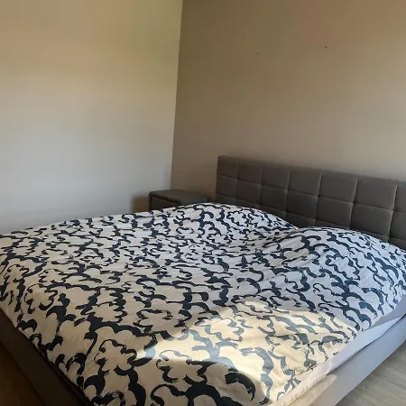 아파트 Quiet And Spacious 2br And Salon Terrasse Parking 생드니